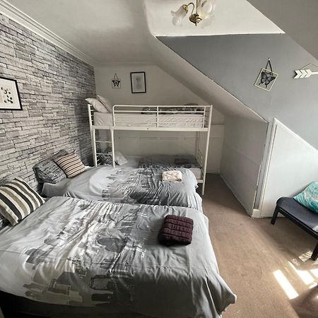 The Kingsview Townhouse - Boutique Hostel Единбург Екстер'єр фото