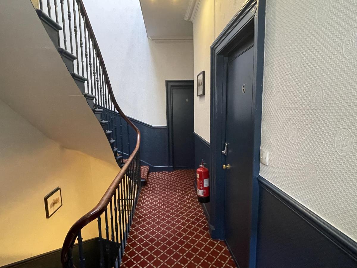 The Kingsview Townhouse - Boutique Hostel Единбург Екстер'єр фото