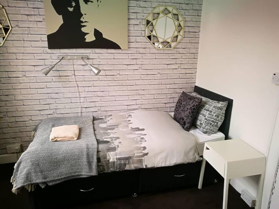 The Kingsview Townhouse - Boutique Hostel Единбург Екстер'єр фото