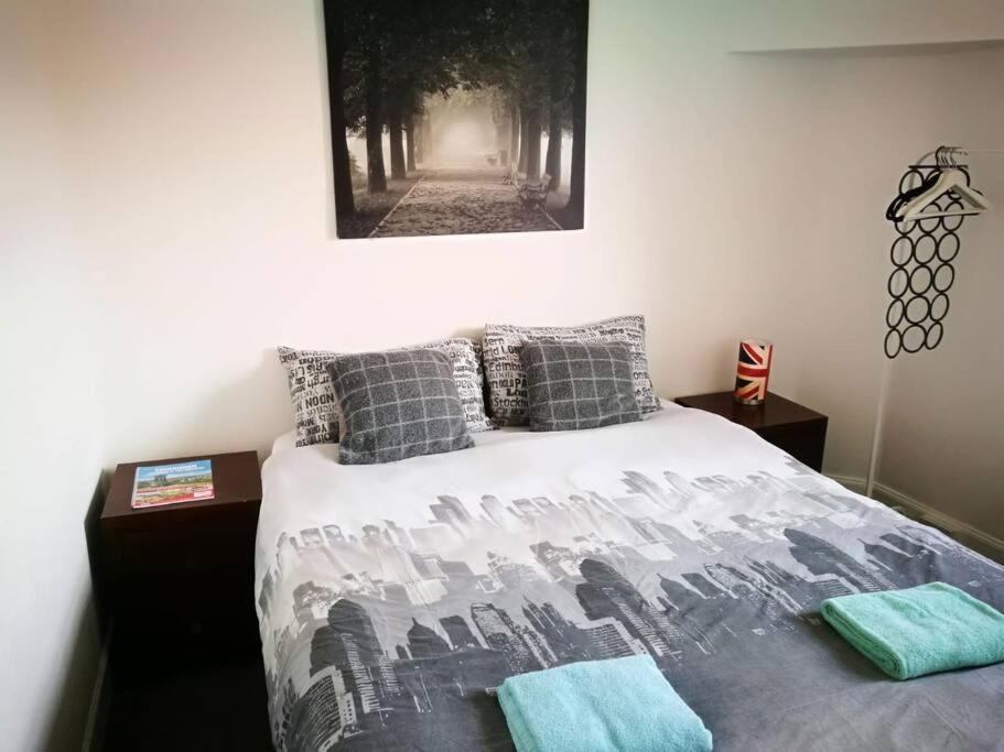 The Kingsview Townhouse - Boutique Hostel Единбург Екстер'єр фото
