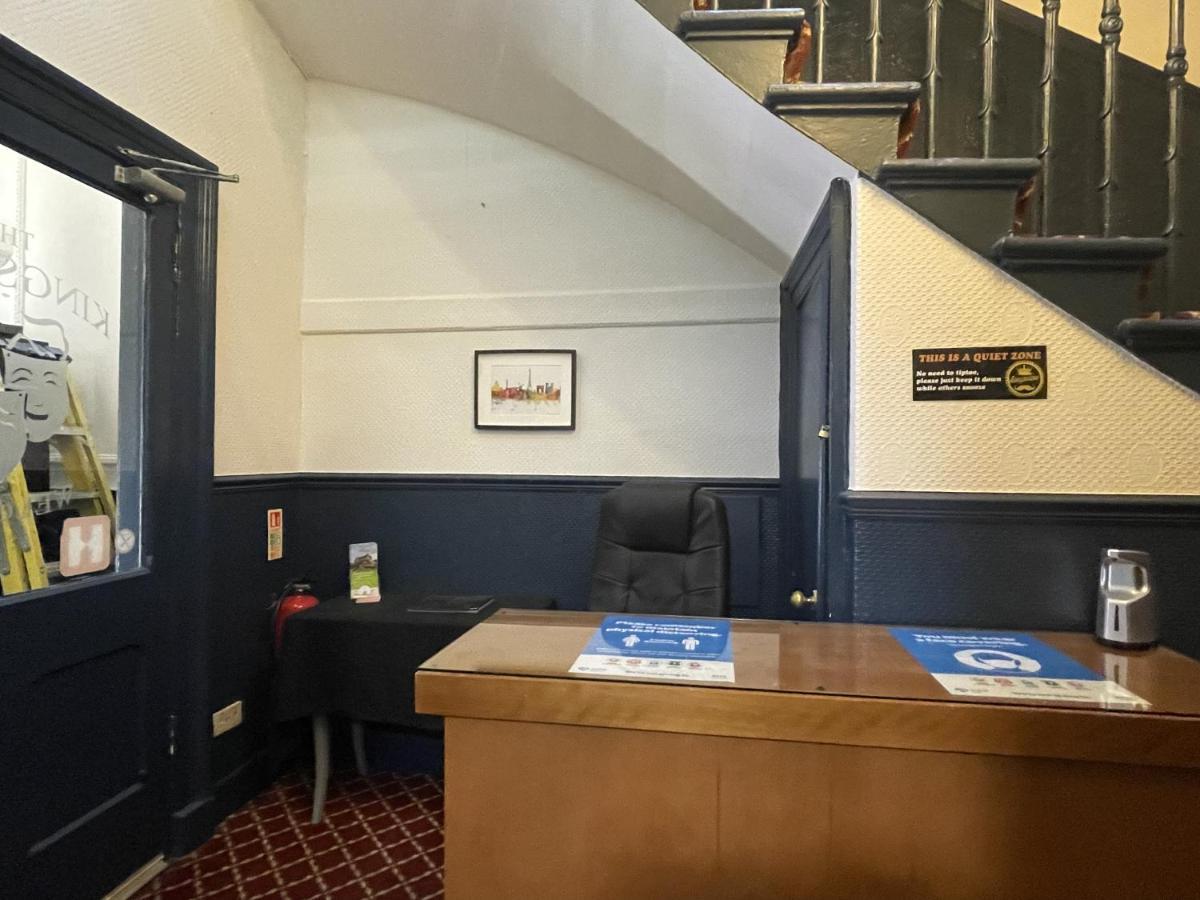 The Kingsview Townhouse - Boutique Hostel Единбург Екстер'єр фото