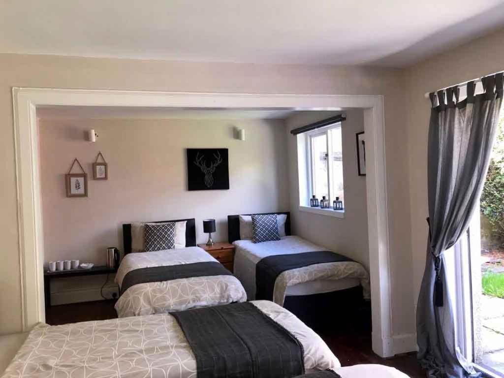 The Kingsview Townhouse - Boutique Hostel Единбург Екстер'єр фото