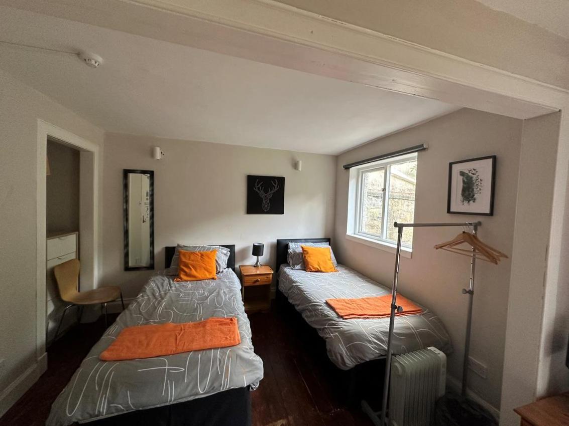 The Kingsview Townhouse - Boutique Hostel Единбург Екстер'єр фото
