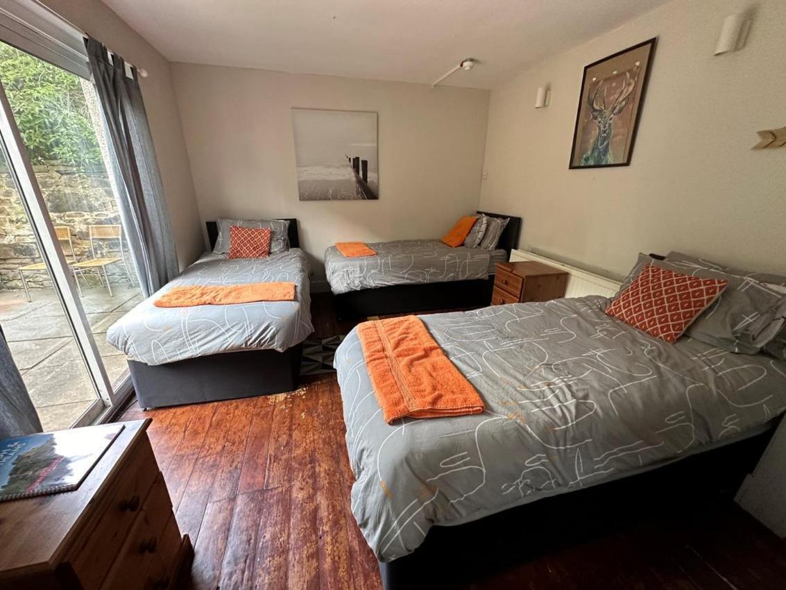 The Kingsview Townhouse - Boutique Hostel Единбург Екстер'єр фото