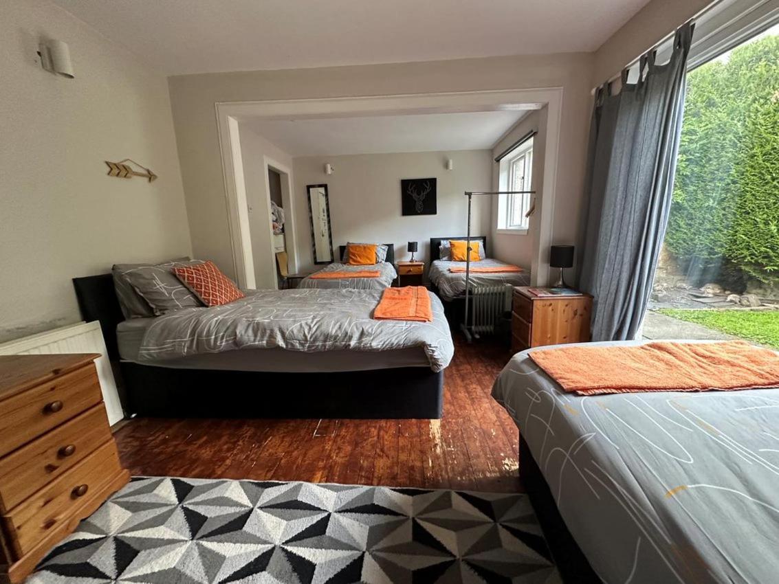 The Kingsview Townhouse - Boutique Hostel Единбург Екстер'єр фото