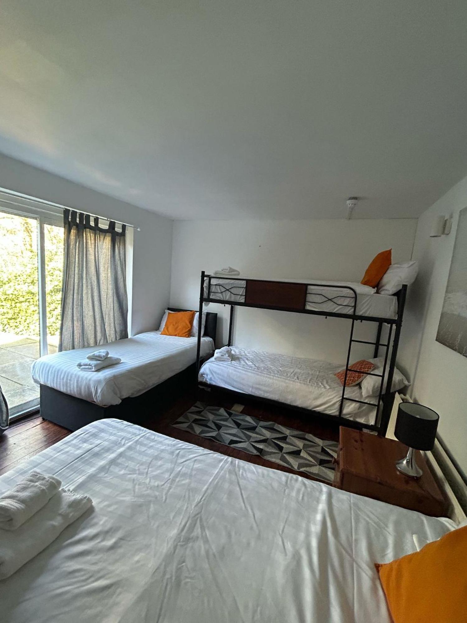 The Kingsview Townhouse - Boutique Hostel Единбург Екстер'єр фото