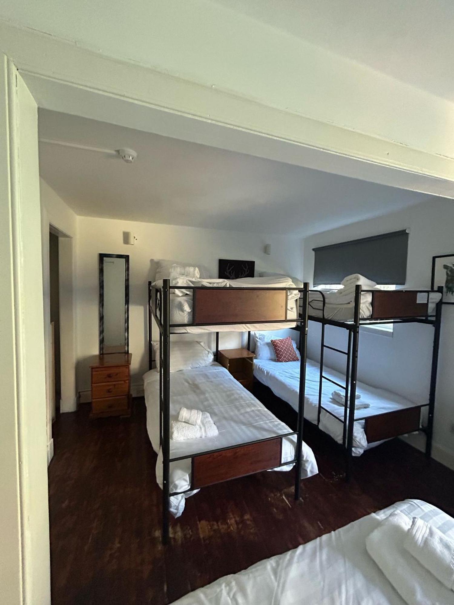 The Kingsview Townhouse - Boutique Hostel Единбург Екстер'єр фото