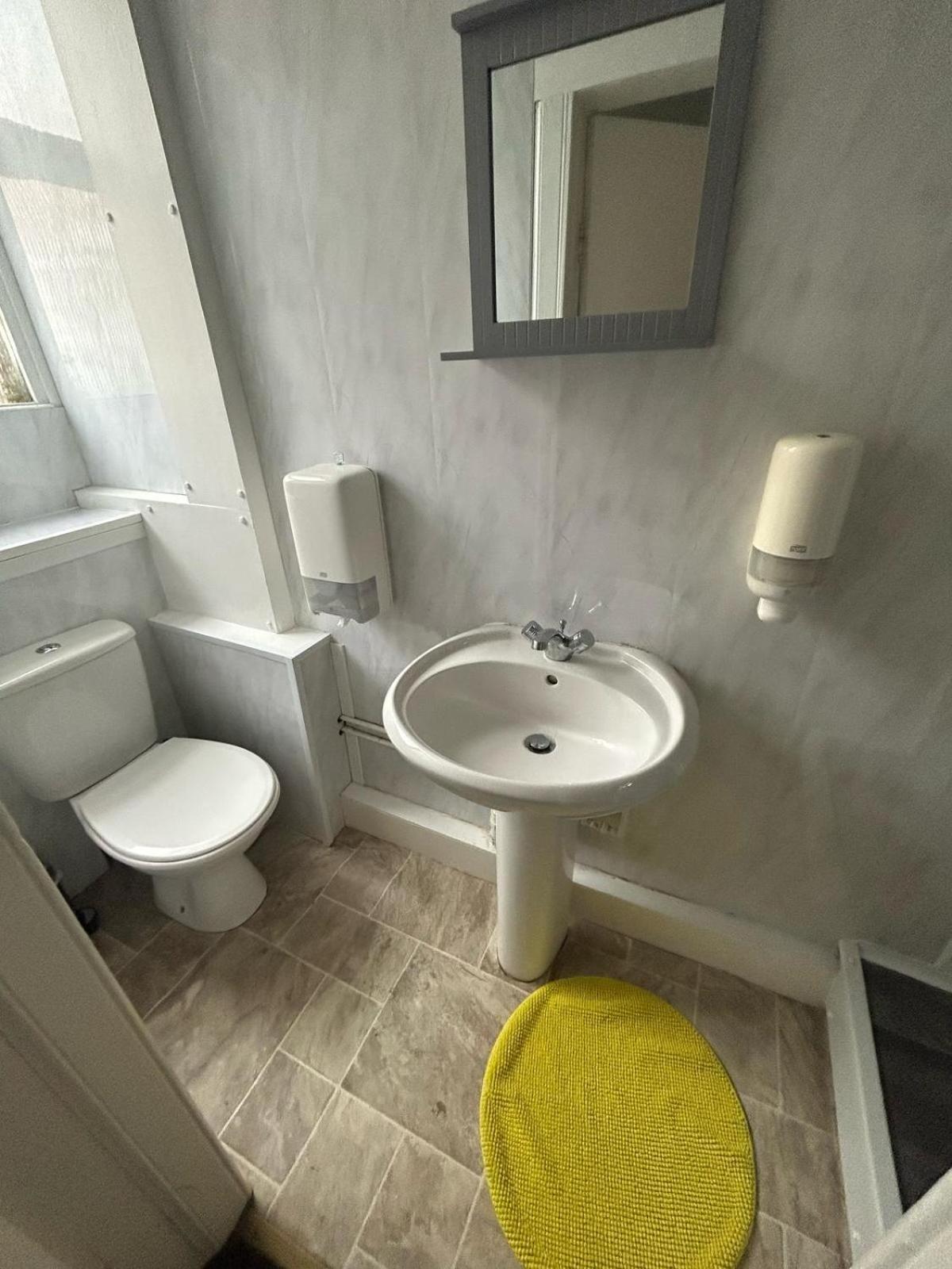 The Kingsview Townhouse - Boutique Hostel Единбург Екстер'єр фото